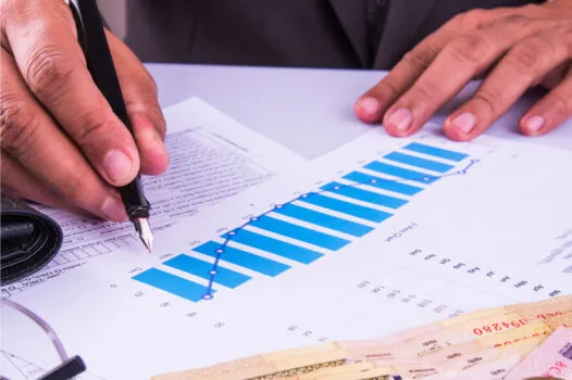 Seasonal-Cash-Flow-Inventory-Management